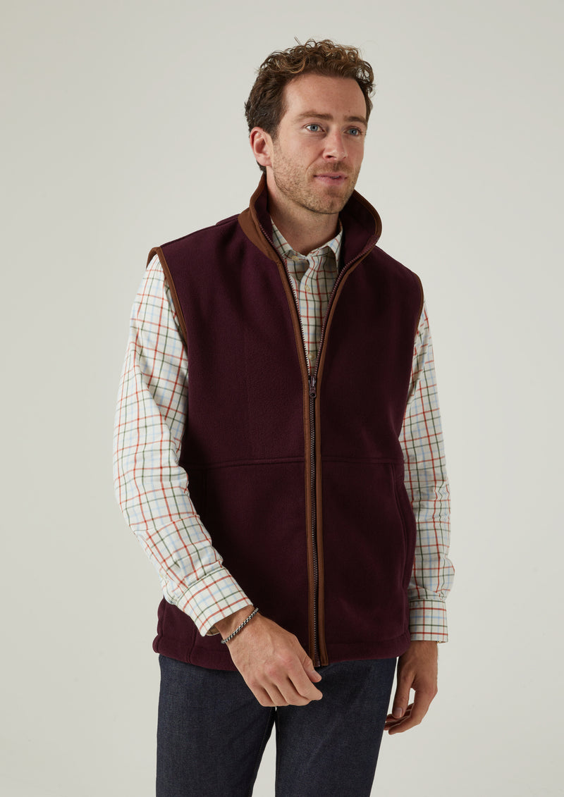 Aylsham Men's Fleece Gilet In Merlot 