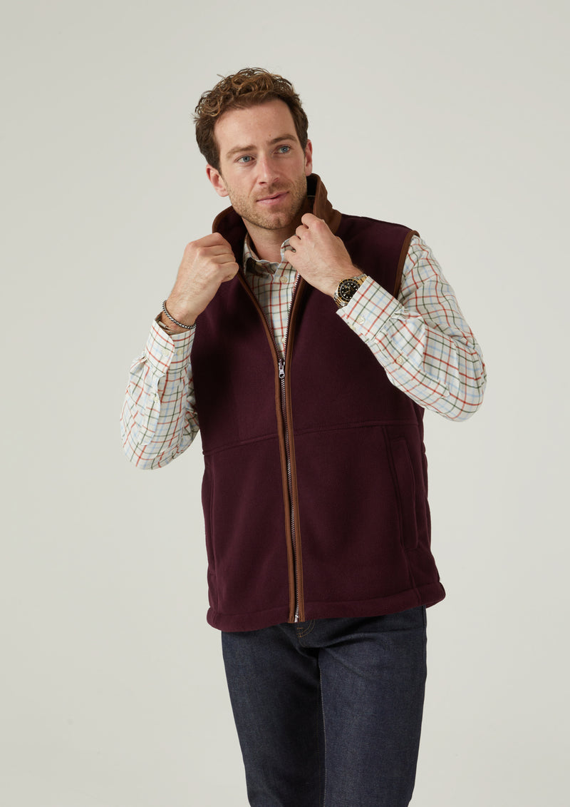 Aylsham Men's Fleece Gilet In Merlot 