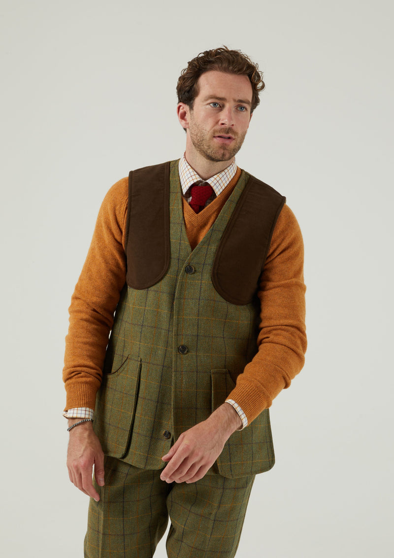 Rutland Men's Tweed Shooting Vest In Dark Moss 